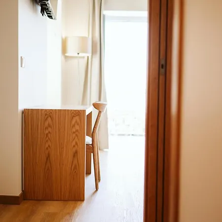 Casa Andorinhas - 1 Bedroom Sleeps 4 Камара-де-Лобуш