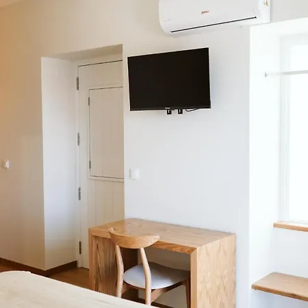 Апартаменты Casa Andorinhas - 1 Bedroom Sleeps 4 *