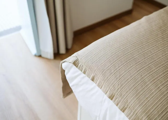 Casa Andorinhas - 1 Bedroom Sleeps 4 *